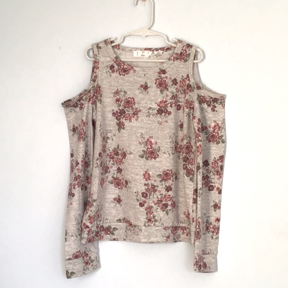 Floral off the shoulder long sleeve top